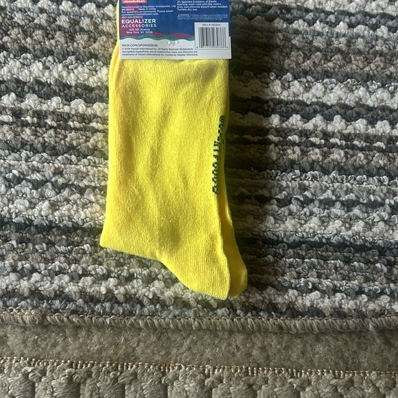 SpongeBob SquarePants Yellow Crew Socks for all ages size 9-13 - Picture 2 of 2